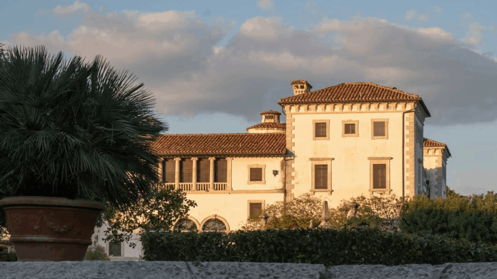 11 Surprisingly Awesome Things to Do in Miami When It Rains