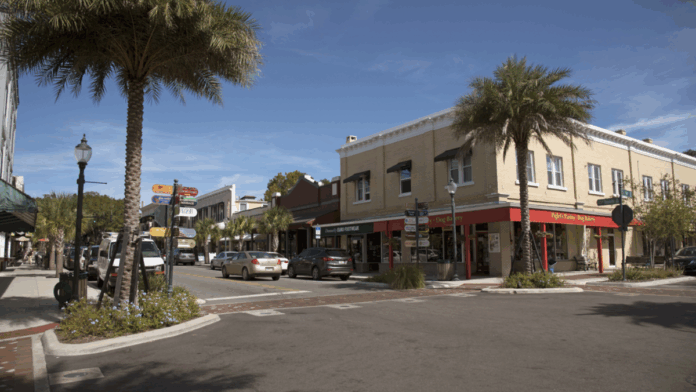 9 Charming Florida Small Towns for Antique Lovers and Craft Hunters