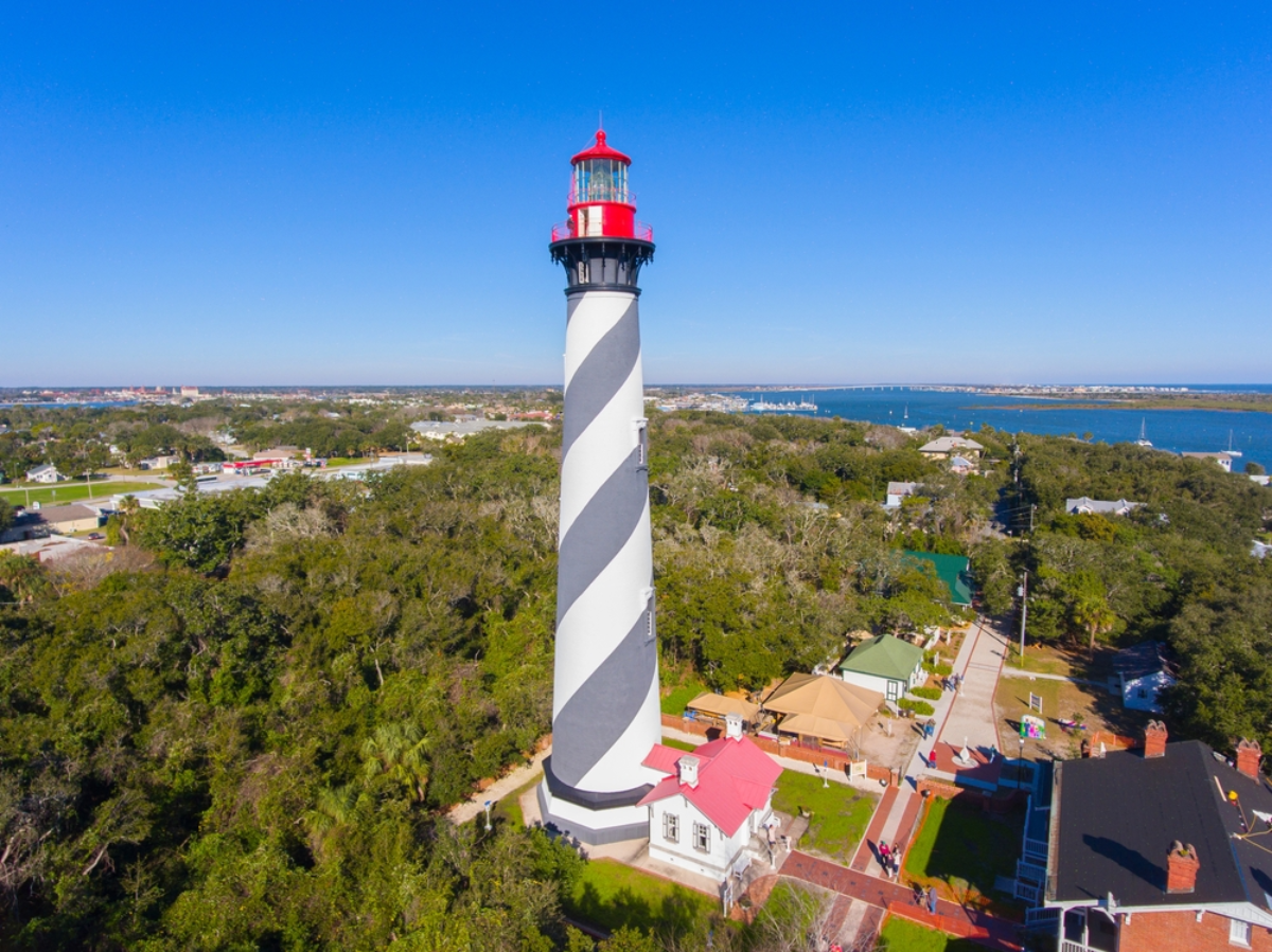 9 Florida Lighthouses So Beautiful You'll Want Them on Your Bucket List