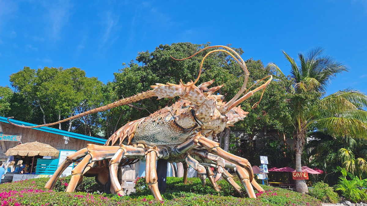 Florida's Biggest Roadside Attractions You Literally Can't Miss
