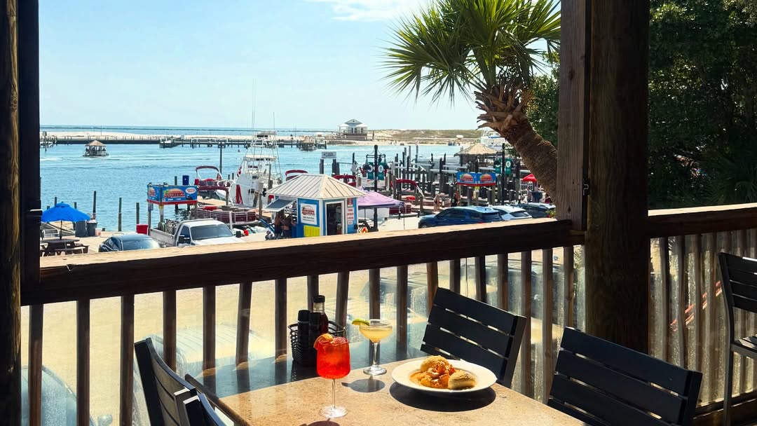 The Florida Crab Cakes Everyone's Raving About Are Hiding in Plain Sight