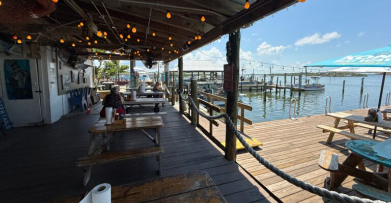 Florida Seafood Markets Where You Can Eat Right on the Dock