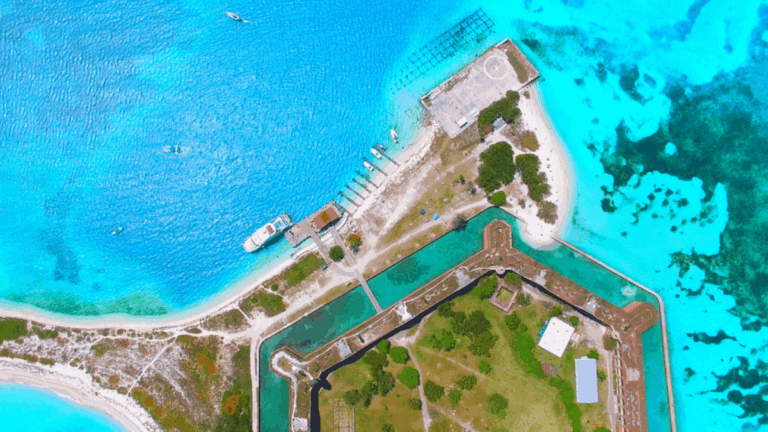 15 Epic Stops on a Florida Keys Road Trip (You'll Want to Save This)