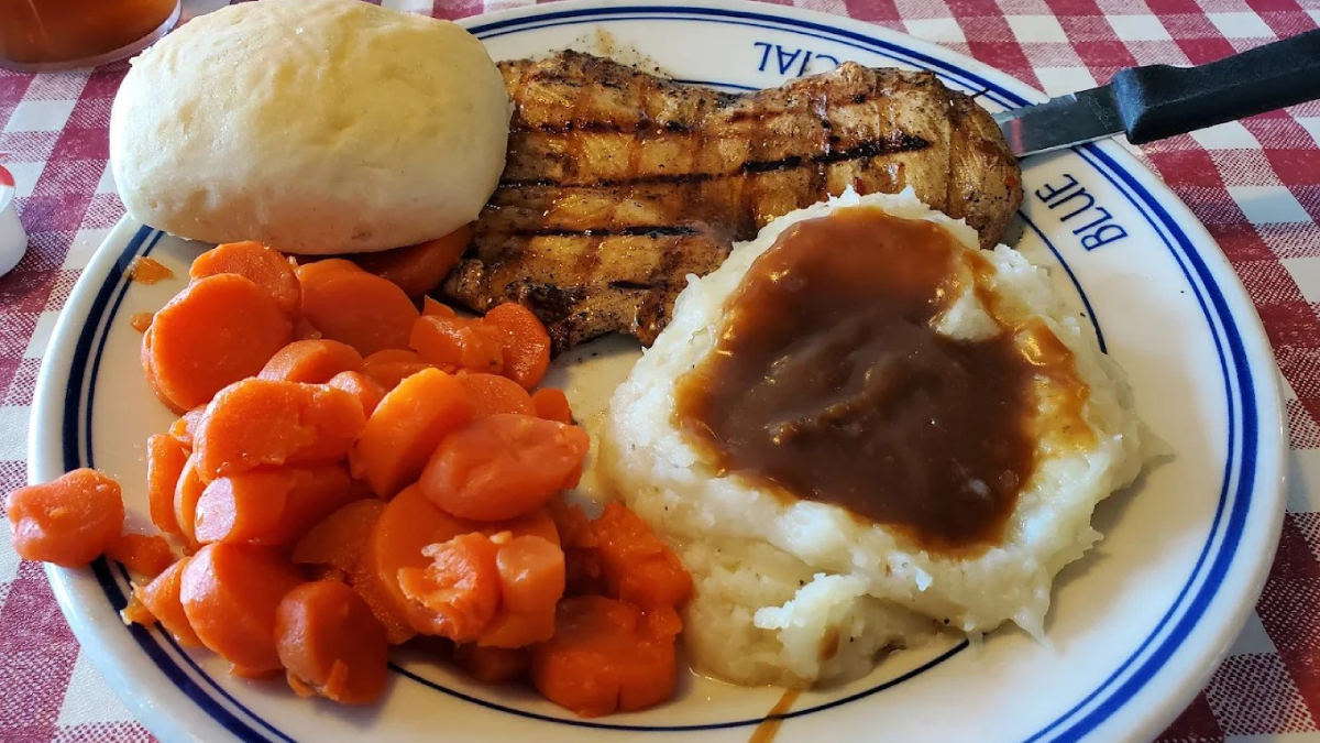 5 Florida Restaurants Where You Can Still Get a Real Blue-Plate Special