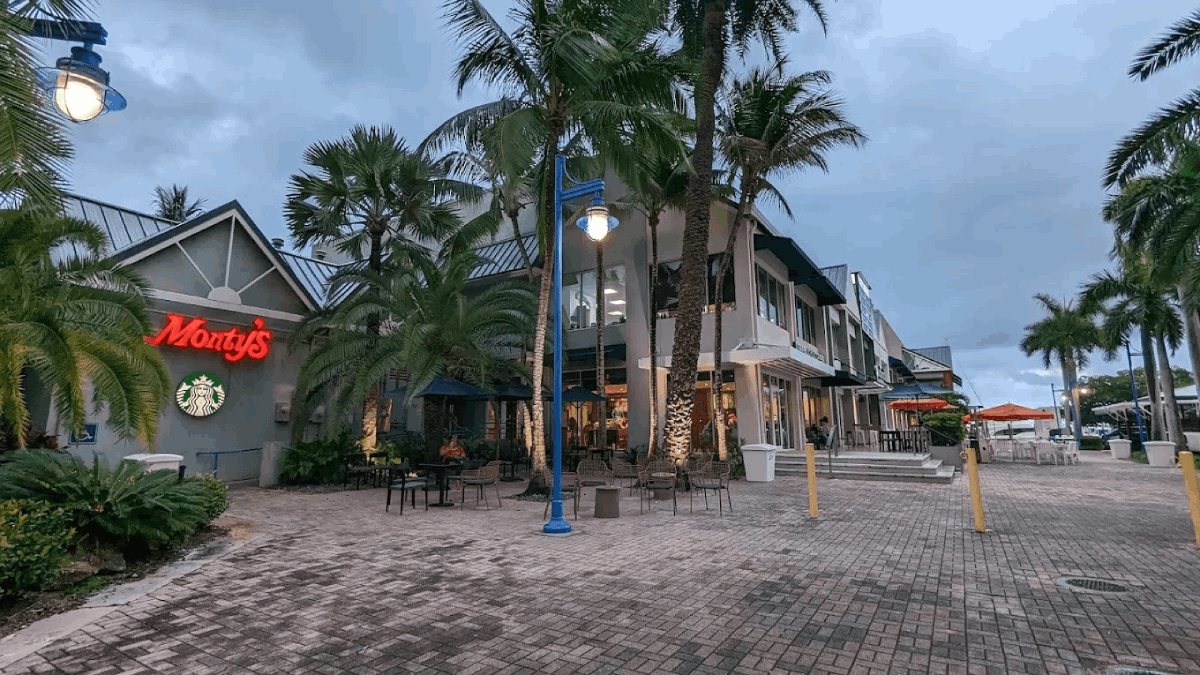 8 Florida Waterfront Happy Hours Locals Don't Want Tourists to Find