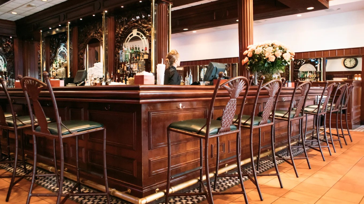 9 Florida Restaurants Floridians Will Defend With Their Lives