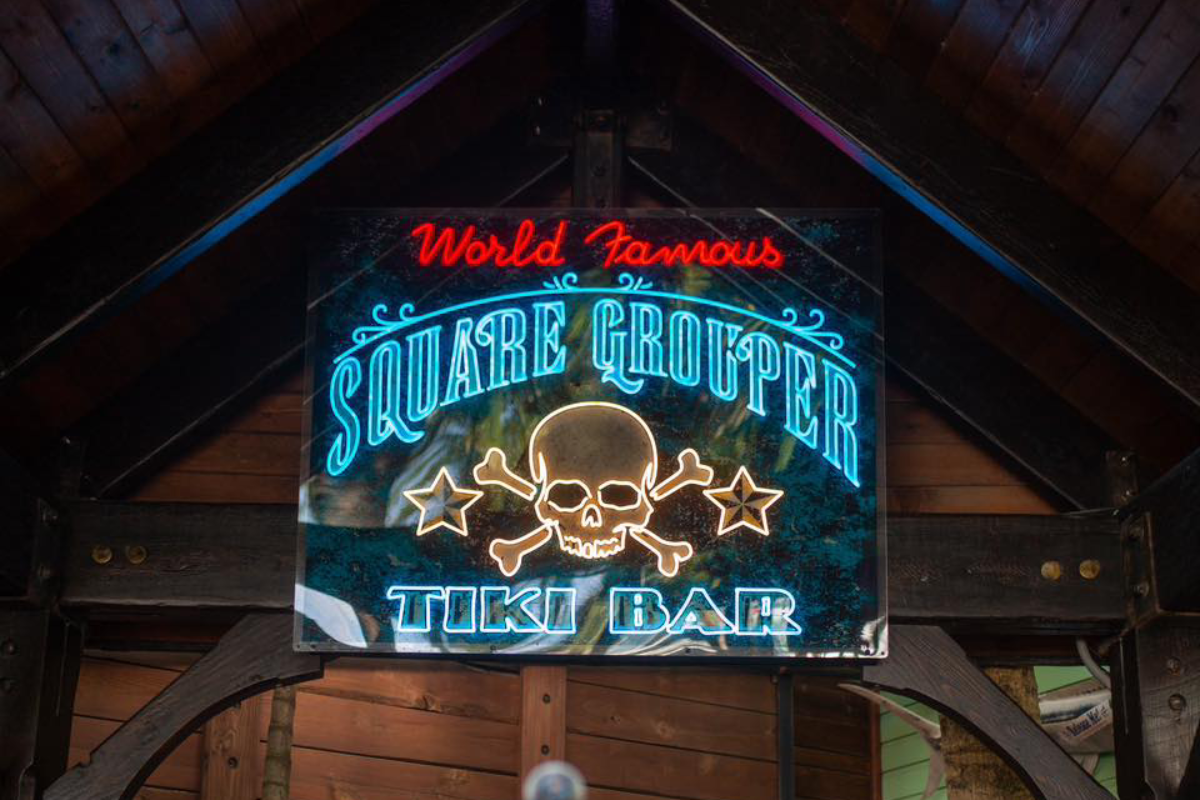 9 Laid-Back Florida Beach Bars With Shockingly Good Food