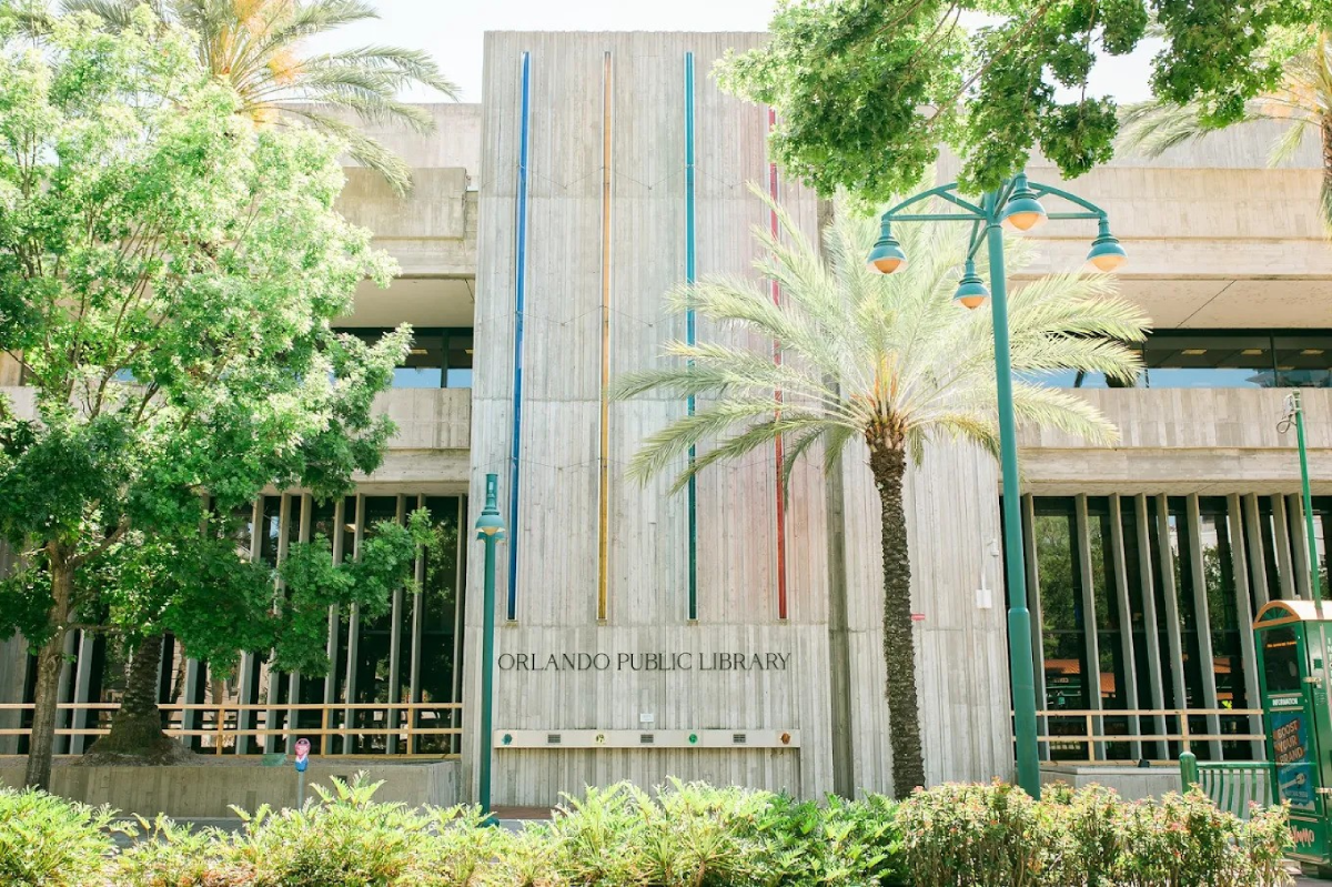 Florida's Biggest (and Coziest) Libraries That Feel Like Bookish Paradise