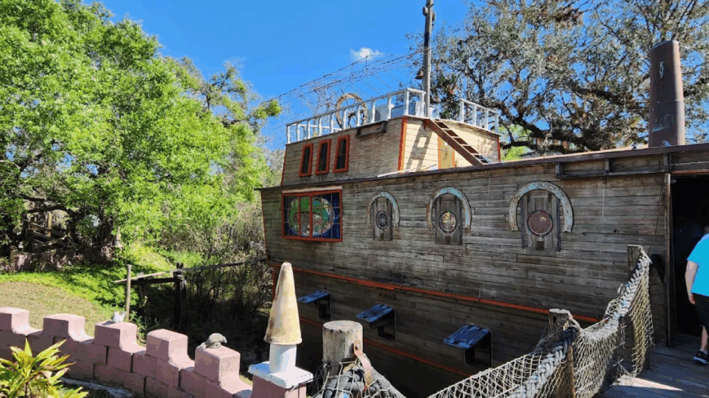 Florida's Most Beautifully Bizarre Restaurants You Have to See to Believe