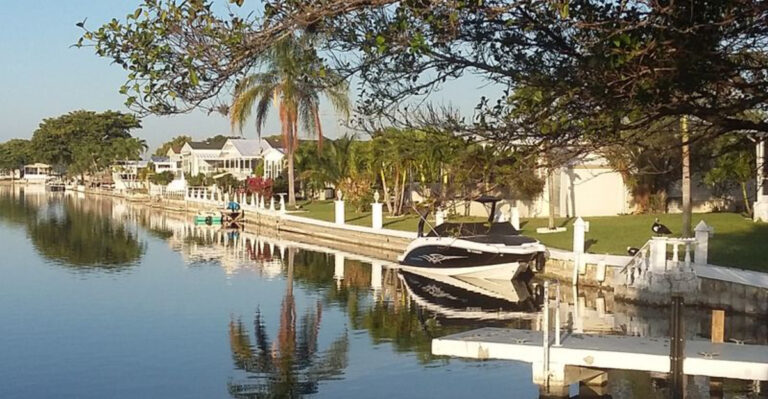 This Charming Florida Town Is the Antique Capital of the South