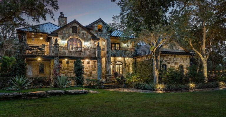 This Enchanting Florida Castle Is Actually an Airbnb