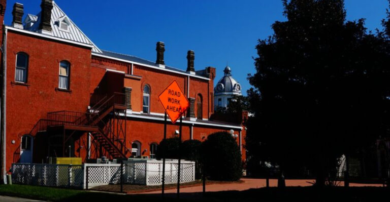 This Sleepy Florida Town Has One of the State’s Most Haunted Streets