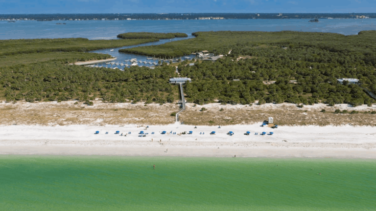 5 Surprisingly Short Florida Beaches That Are Still Absolutely Gorgeous