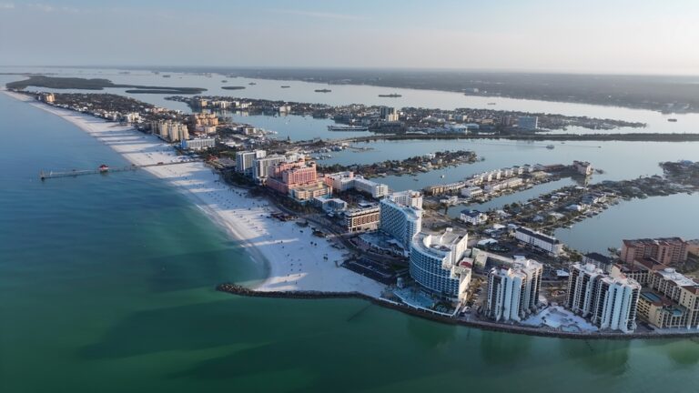 9 Florida Beaches With the Best Walking Shorelines