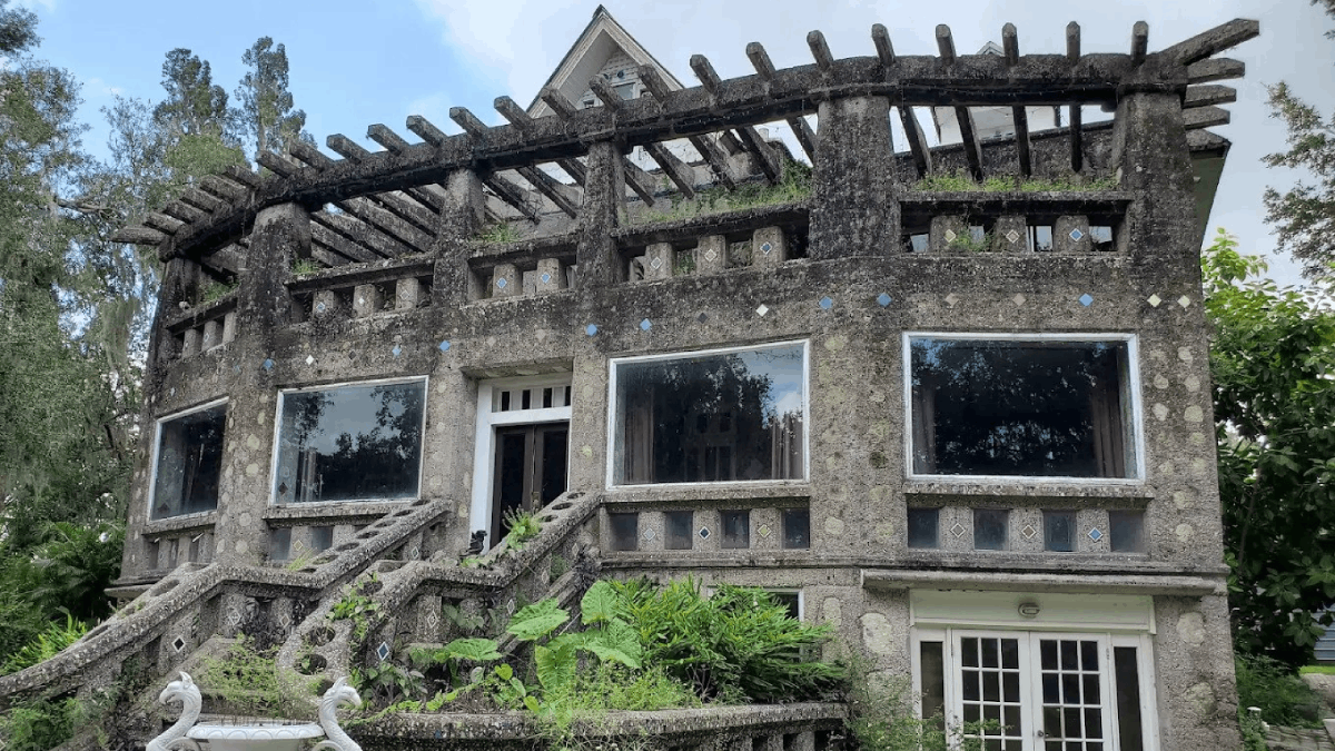 Florida's Most Unexpected Mansion Looks Straight Out of a Gothic Novel