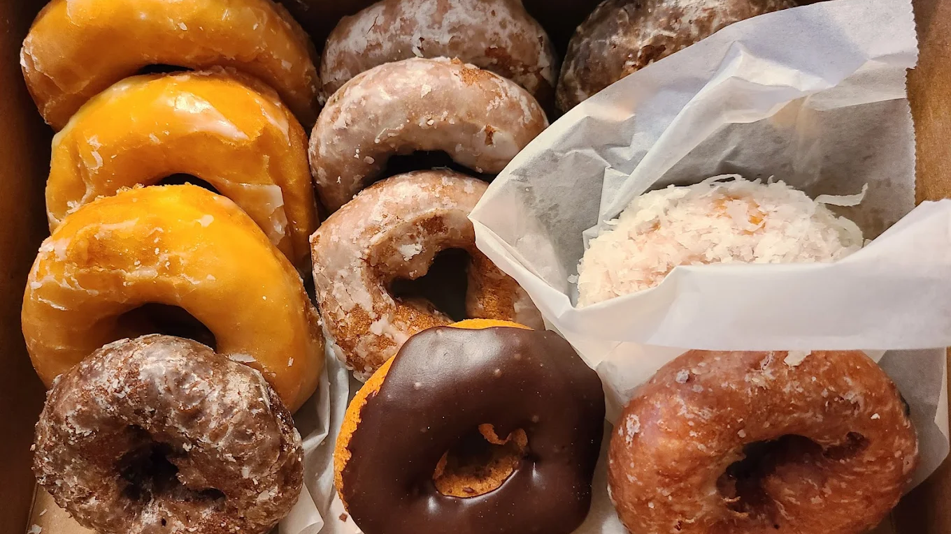 Jacksonville's Best Donuts Have Been Coming From This Small Shop Since 1962