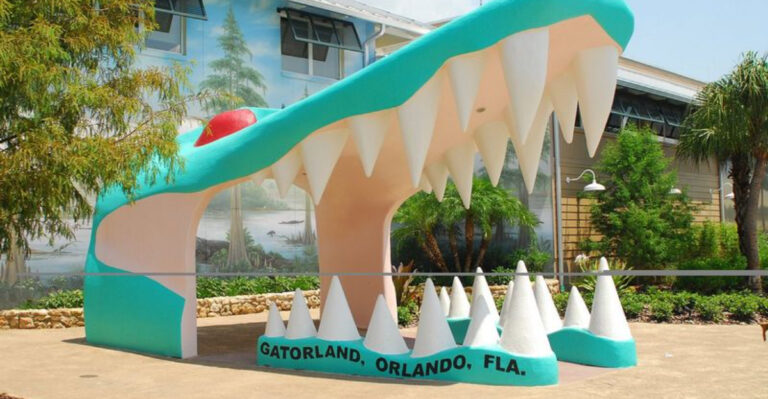 Step Inside This Florida Attraction That Feels Frozen in the 1960s