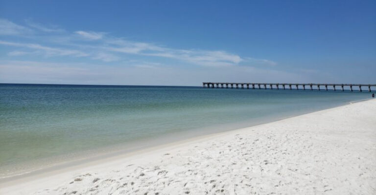 This Florida Beach Feels Untouched — Calm Water, Quiet Mornings, No Crowds
