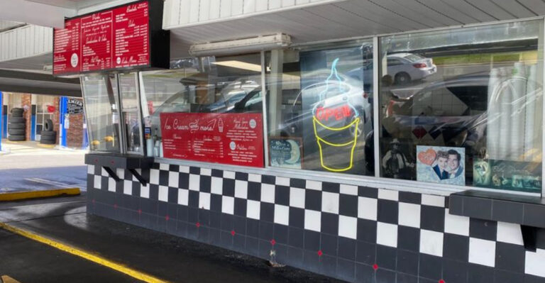 11 Florida Old-School Drive-In + Walk-Up Food Spots Worth the Detour