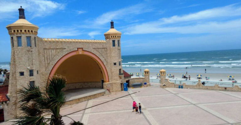 12 Stunning Florida Beach Towns Where You Can Live On $2,000 a Month