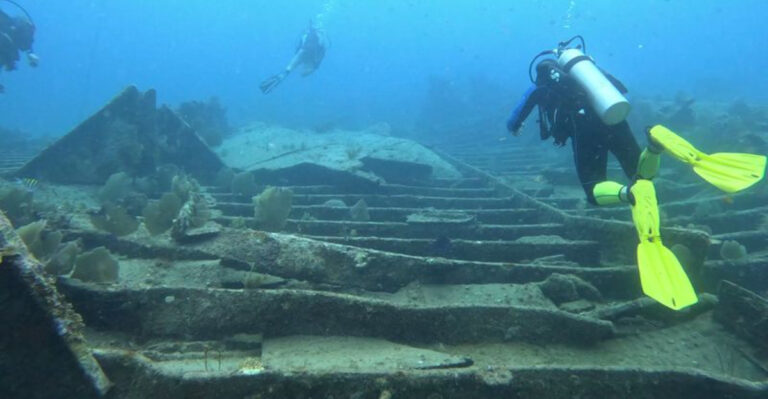13 Unbelievable Underwater Wonders in Florida (Reefs, Springs & Shipwrecks)