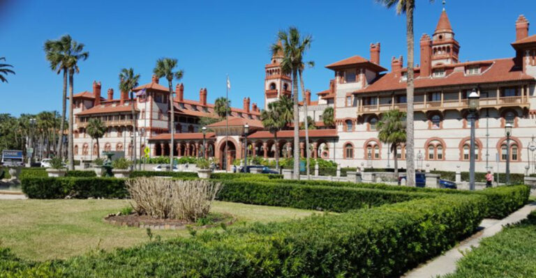 8 Florida Beach Towns That Are Walkable (And Not Overpriced)