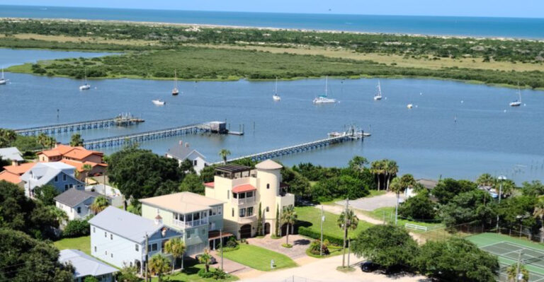 9 Florida Towns With Strong Public Schools and a Great Quality of Life