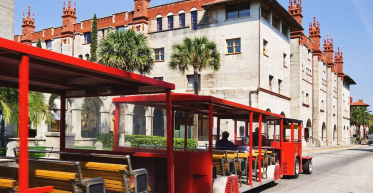 9 Most Colorful Streets + Neighborhoods in Florida for Photos