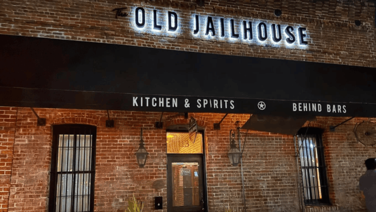 Florida Has a Restaurant Inside an 1890 Jailhouse—and the Bars Are Still There