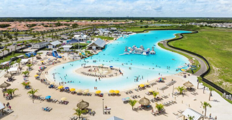 America’s Largest Lagoon Is in Florida, And It’s the Perfect Family Day Trip