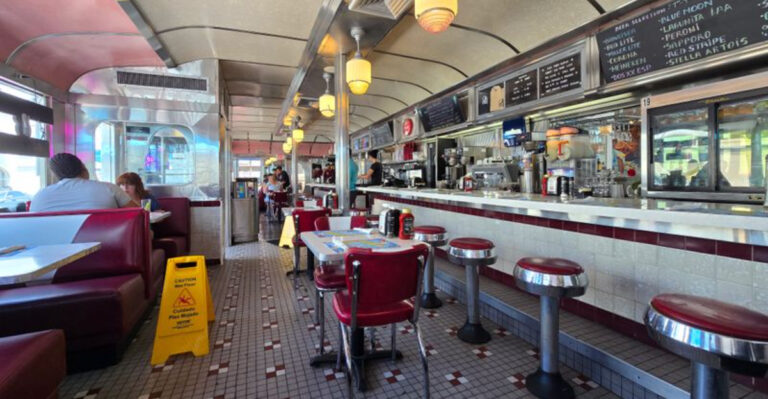 Locals Swear By These 8 Old Florida Diners That Still Get It Right