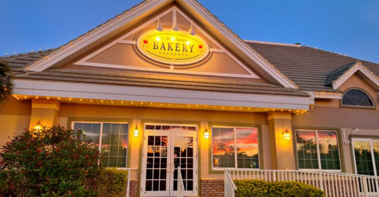 People Plan Their Whole Day Around This Legendary All-You-Can-Eat Restaurant in Florida