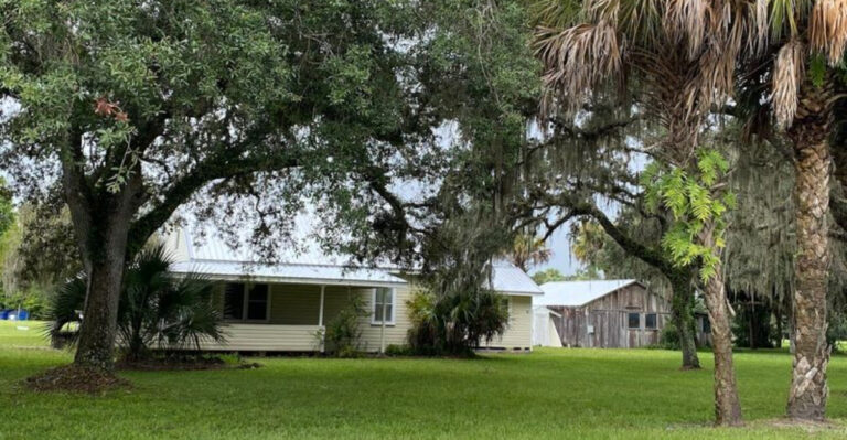 The 11 Spookiest Florida Ghost Towns (And How to Visit Them)