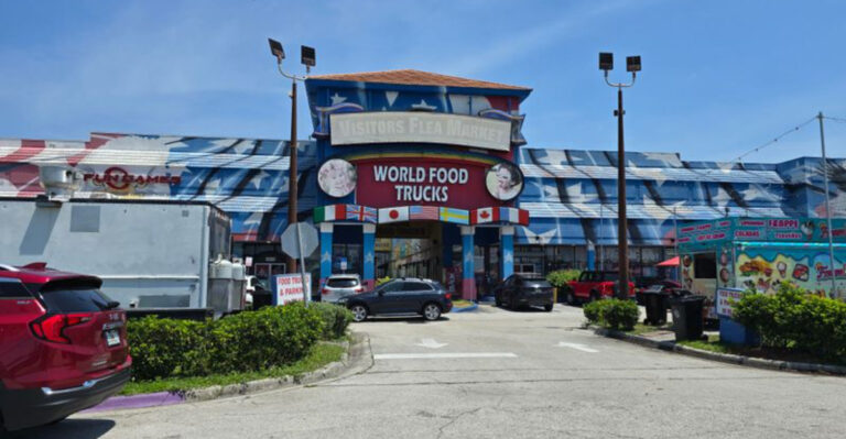 This Florida Flea Market Has 250 Vendors and Food Trucks for an All-Day Visit