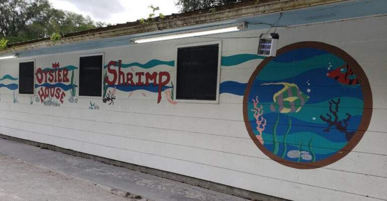 This Rustic Florida Restaurant Has The Freshest Oysters You’ll Ever Taste