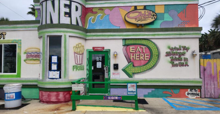 You Can Get Elvis’ Pink Cadillac Pancakes at This 1950s Gas Station Diner In St. Augustine