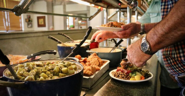 11 Florida Buffets That Even Locals Swear By