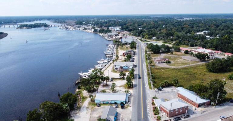 7 Overlooked Small Towns in the Florida Panhandle You Should Visit