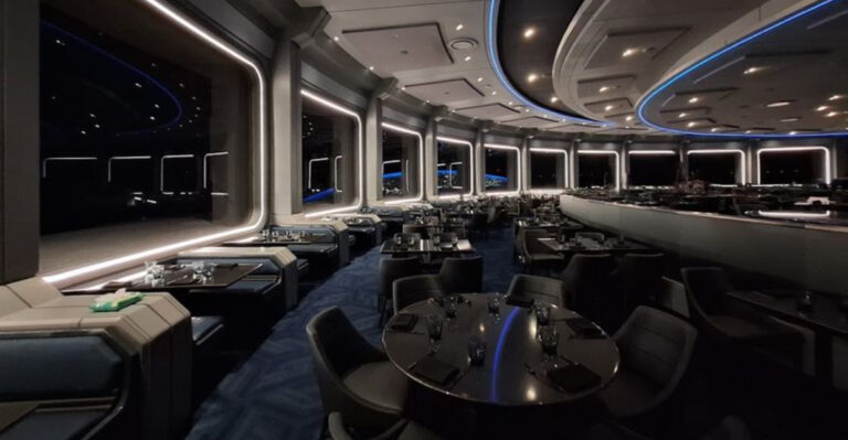 9 Wonderfully Weird Florida Restaurants You Need on Your Bucket List