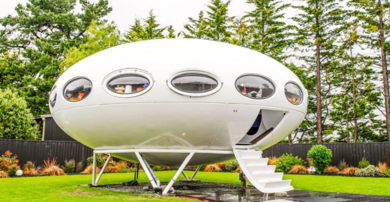 Florida Is Full of Surprises, and These 10 Tourist Spots Are the Quirkiest Yet