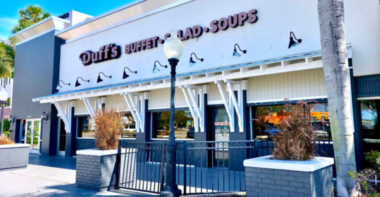 People Drive For Hours To Eat At This Legendary All-You-Can-Eat Restaurant In Florida