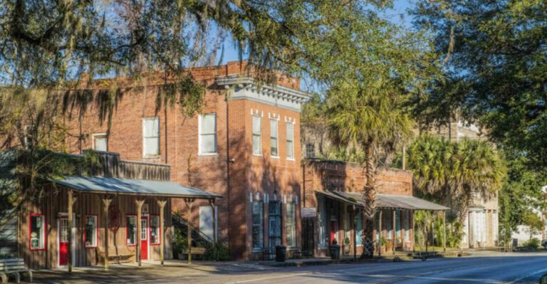 There’s a Charming Small Town in Florida With Antique Shops, Cafes, and Serious Hidden-Gem Energy
