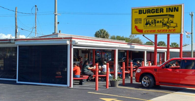 This Classic Florida Burger Stand Has Been Serving Roadside Favorites Since 1952