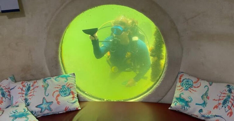 This Underwater Florida Lodge Lets You Sleep 21 Feet Below The Surface