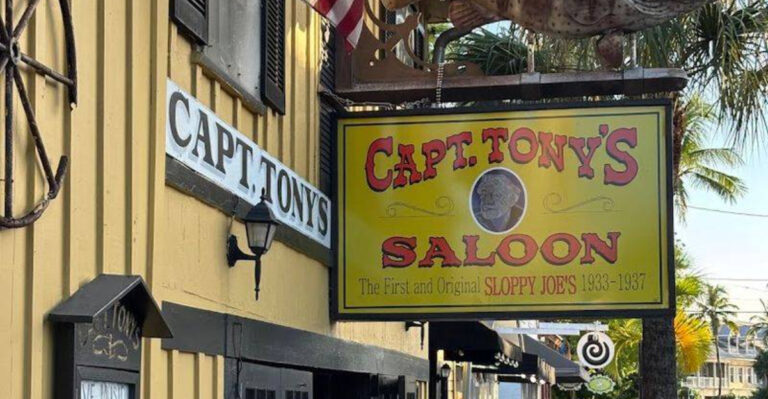 This Wonderfully Weird Florida Pub Has Been Pouring Drinks For More Than 80 Years