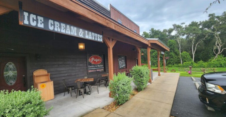 At This Rural Florida Burger Stand, You Can Pull In on Horseback and Cool Off With Amish Ice Cream