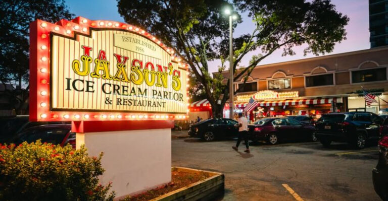 Celebrities Have Been Sneaking Into This Iconic Florida Diner for Decades