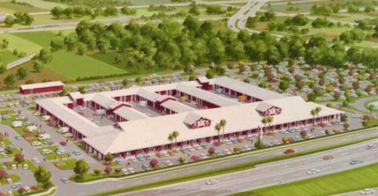 The Massive Florida Flea Market Where You Can Fill Your Car for $35