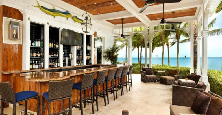 These 14 Beachfront Restaurants in Florida Feel Like a Getaway All on Their Own