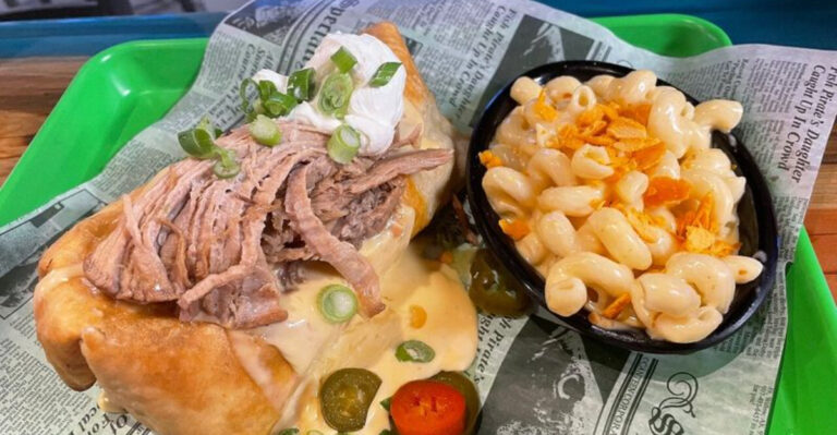 This Cocoa Beach BBQ Joint Serves “Crack Mac” And Home-Cooked Brisket